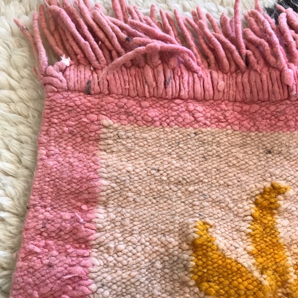 SALE-Vintage Flower Power Rug - Picture 5 of 9